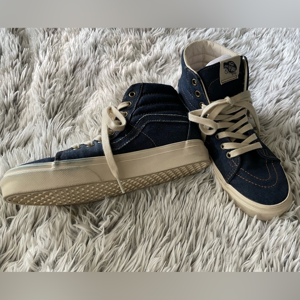Vans Cream and Navy Skateboard Shoes